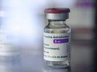 Vaccine AstraZeneca hình thành cục máu đông là phản ứng có hại rất hiếm gặp