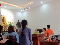 'Thần y' chữa bách bệnh bằng máy kẹp 'cả thế giới mới có một cái'