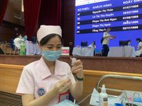 Thứ trưởng Bộ Y tế: Sẽ tiêm khoảng 500.000 liều mỗi ngày nếu lượng vaccine COVID-19 về đủ