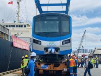 2 đoàn tàu thuộc tuyến metro số 1 về tới TP Hồ Chí Minh