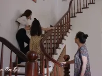 Mùa hoa tìm lại - Tập 20: Bé Ngân muốn bỏ trốn về với bố, bị mẹ nhốt trong phòng?