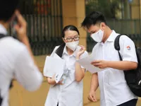 Nên thi đánh giá năng lực hay xét tuyển đại học dựa vào điểm học bạ?