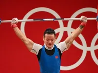 Olympics: Weightlifter Thach Kim Tuan’s medal hope fades