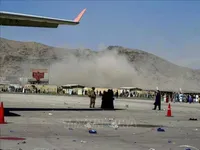 Taliban tăng cường an ninh bên ngoài sân bay quốc tế ở Kabul