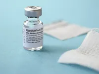 Mỹ đàm phán mua thêm hàng trăm triệu liều vaccine Pfizer để tặng cho các nước khác