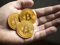 Bitcoin rớt giá mạnh, thị trường tiền mã hóa rực sắc đỏ