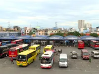 HCM City suspends operation of service vehicles