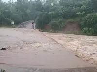 Mưa lớn, nhiều nơi ở miền núi Quảng Trị bị chia cắt