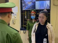 Bắt nữ gi&aacute;m đốc lừa đảo 'chạy' suất chuyến bay giải cứu, chiếm đoạt nhiều tỷ đồng