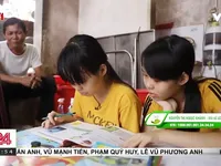 Cặp lá yêu thương: Người cha tất bật chạy xe ôm nuôi 3 con ăn học