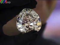 Trưng bày viên kim cương trắng khổng lồ tại Dubai