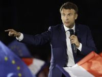 Thăm dò ý kiến trước bầu cử Tổng thống Pháp: Ông Macron dẫn trước bà Le Pen