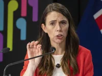 Thủ tướng New Zealand Jacinda Ardern có kết quả xét nghiệm dương tính với COVID-19