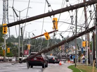 Mưa giông nghiêm trọng ở Canada khiến 5 người tử vong, hàng trăm nghìn dân bị mất điện