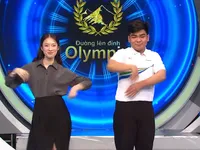 MC Khánh Vy tái hiện vũ điệu 'làm mưa làm gió' trên TikTok cùng thí sinh Đường lên đỉnh Olympia 22