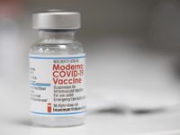 Vaccine phòng biến thể SARS-CoV-2 của Moderna sẵn sàng xuất xưởng vào tháng 8