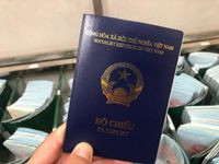 Đại sứ quán Tây Ban Nha không tiếp nhận đơn xin thị thực Schengen với hộ chiếu mẫu mới