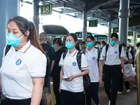 Trung Quốc phong tỏa các thành phố du lịch do COVID-19