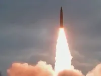 Triều Ti&ecirc;n ph&oacute;ng 2 t&ecirc;n lửa đạn đạo ra v&ugrave;ng biển ph&iacute;a Đ&ocirc;ng
