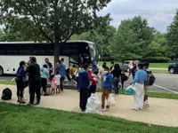 Washington tuyên bố tình trạng khẩn cấp về lượng người di cư đến từ Texas, Arizona