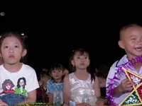 Mang Trung thu yêu thương đến với trẻ em đảo tiền tiêu