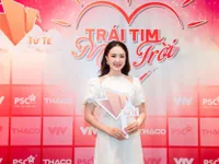 Hồng Diễm mặc áo dài trắng tinh khôi đến 'Gala Việc tử tế: Trái tim Mặt trời'