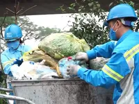 'Người ta thấy rác là tránh, chúng tôi thấy rác là đến'