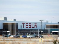 Tesla sa thải 4% nhân viên ở New York trước chiến dịch công đoàn