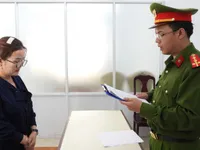 &ldquo;Nữ qu&aacute;i&rdquo; lừa đảo chiếm đoạt của người t&igrave;nh hơn 500 triệu đồng