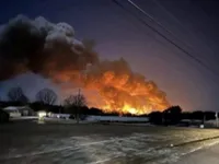 Tàu hỏa trật bánh gây cháy lớn ở Ohio