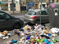 Làn sóng bãi công lên cao, người dân Paris chật vật giữa 'khủng hoảng rác'