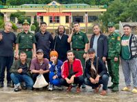 DV Việt Bắc chia tay đoàn phim Cuộc chiến không giới tuyến