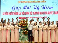 Nữ Cảnh sát biển chào mừng Ngày Phụ nữ Việt Nam 20/10