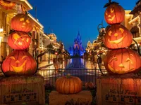 Walt Disney biến dịp lễ Halloween thành 'cỗ máy kiếm tiền'