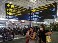 Indonesia báo động các sân bay nhằm ngăn chặn COVID-19
