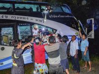 Tai nạn xe bus thảm khốc khiến 14 người thiệt mạng ở Thái Lan