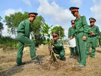 Trồng gần 5.000 cây xanh kỷ niệm Ngày sinh nhật Bác