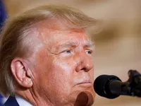 Cựu Tổng thống Trump yêu cầu tòa án liên bang tiếp nhận vụ án tiền 'bịt miệng”