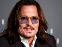 Johnny Depp không 'cạch mặt' Disney