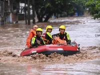 Trung Quốc cảnh b&aacute;o thảm họa địa chất do mưa lớn