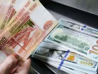 Đồng Ruble Nga xuống thấp nhất trong hơn 15 tháng