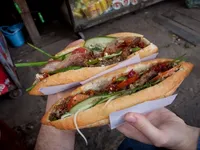 Bánh mì dẫn đầu danh sách món ăn đường phố phổ biến nhất Việt Nam