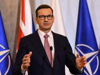 Ba Lan ngừng viện trợ vũ khí cho Ukraine