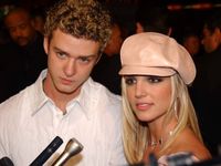 Người hâm mộ của Britney Spears đồng lòng 'chặn đường' Justin Timberlake trên các BXH âm nhạc