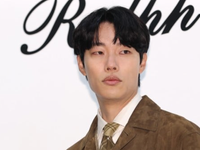 Ryu Jun Yeol lần đầu xuất hiện hậu lùm xùm tình ái, từ chối tạo dáng trước ống kính