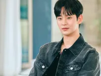 Phản ứng của người hâm mộ khi Kim Soo Hyun vắng mặt tại đám cưới bố ruột