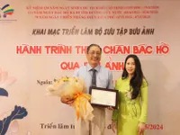 Hành trình theo chân Bác Hồ qua bưu ảnh
