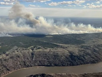Canada ban bố lệnh sơ tán do cháy rừng tại thị trấn dầu mỏ Fort McMurray