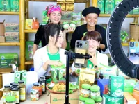 Livestream bán hàng - 'lối ra' tiềm năng cho nông sản Việt