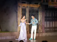 Uyên Linh, Trúc Nhân mang làn gió mới cho bolero trong đêm nhạc xác lập kỷ lục Việt Nam